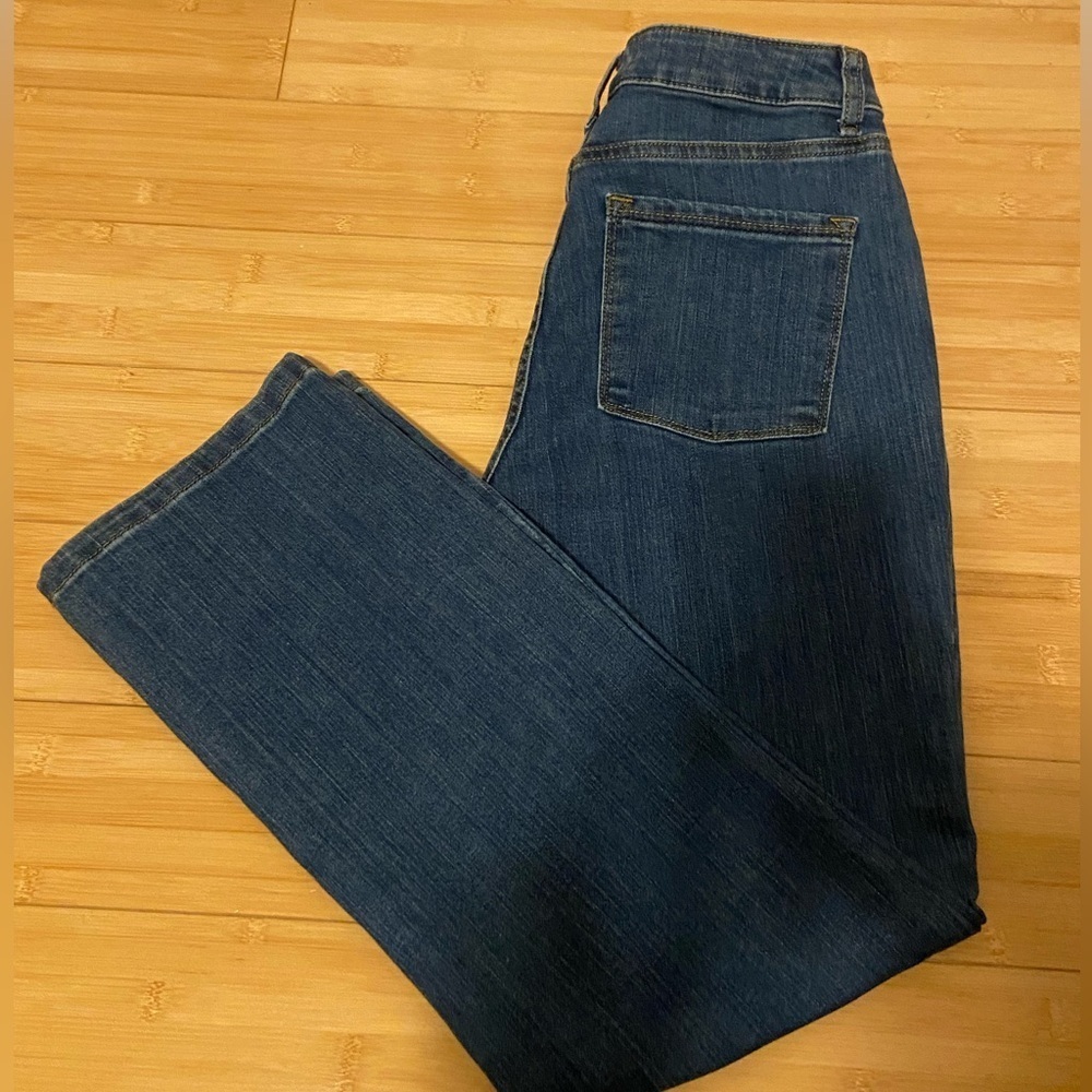 L.L. Bean Women’s Classic Fit Straight Leg Jeans 6 Petite - Picture 4 of 6
